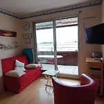 Au Bord De Mer
